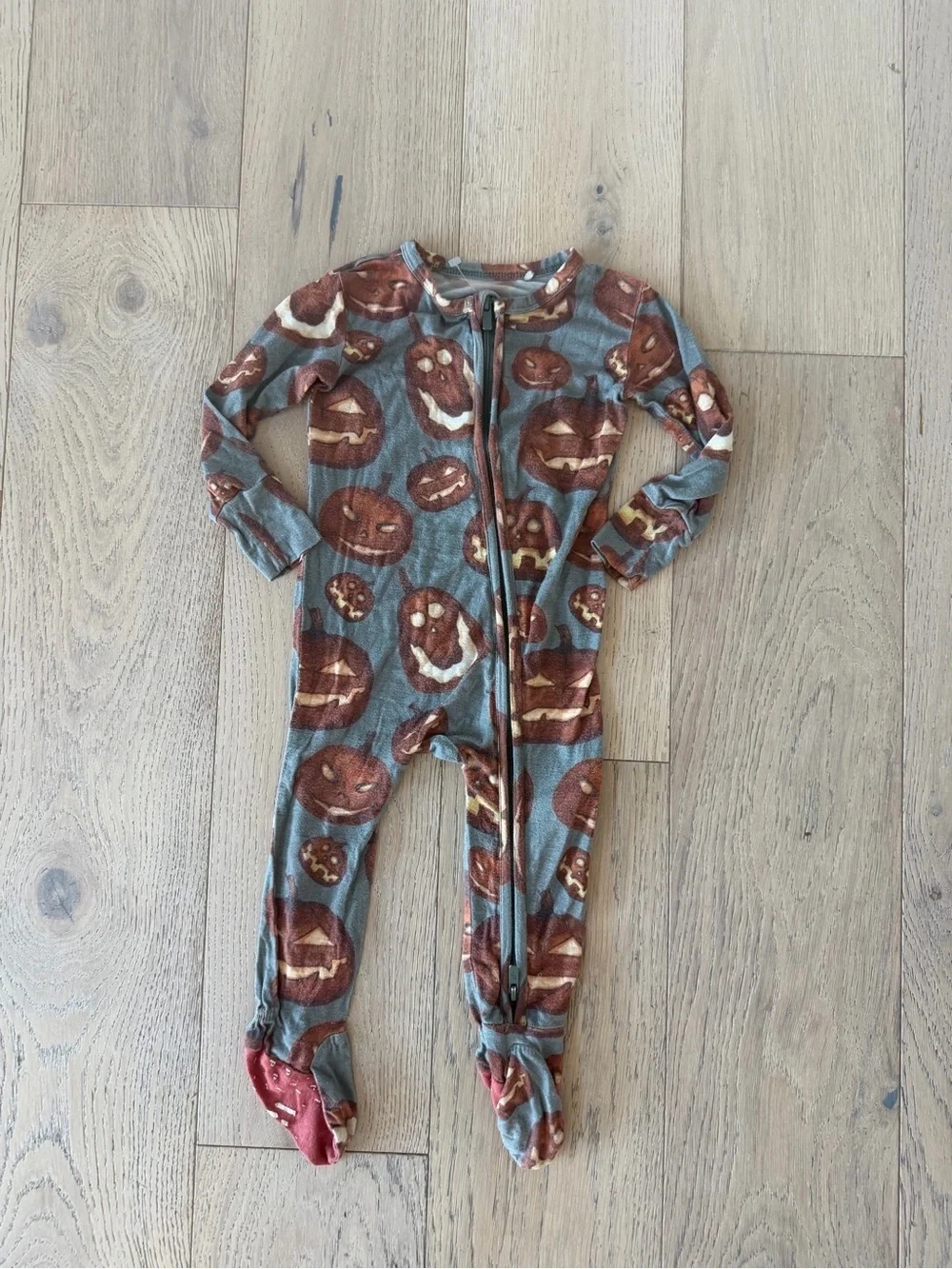 Posh Peanut Pumpkin Print Footed Pajamas - Brown & Gray